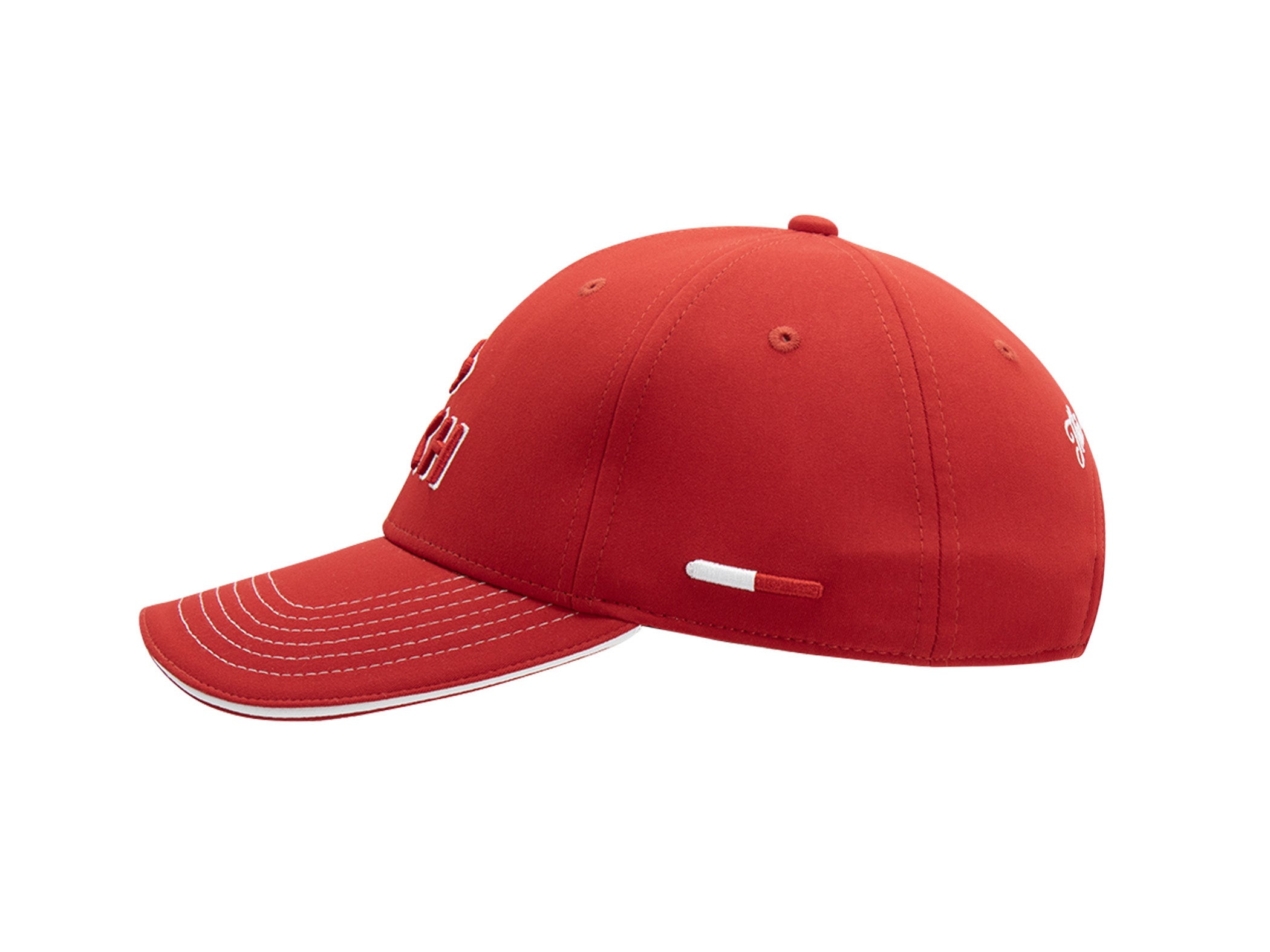 Casquette LXH x Monaco GP coton rouge vue de profil, surpiqûres blanches sur visière et étiquette tricolore