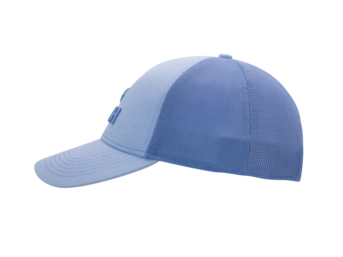 Profil gauche casquette LXH Évasion Topaz, contraste bi-ton coton bleu ciel avant et mesh respirant bleu soutenu arrière.