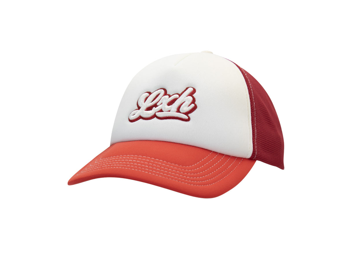 Casquette LXH Signature 3/4 face, panneau écru, logo script LXH 3D blanc cerclé cramoisi, visière corail surpiqûres blanches.