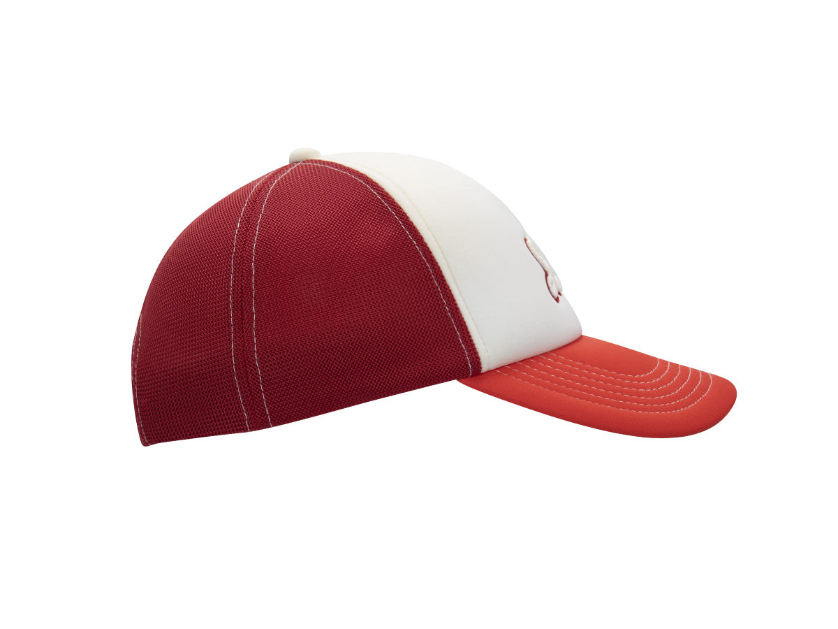 Profil droit casquette LXH Signature, contraste écru, cramoisi et corail, visière incurvée six rangs surpiqûres blanches.
