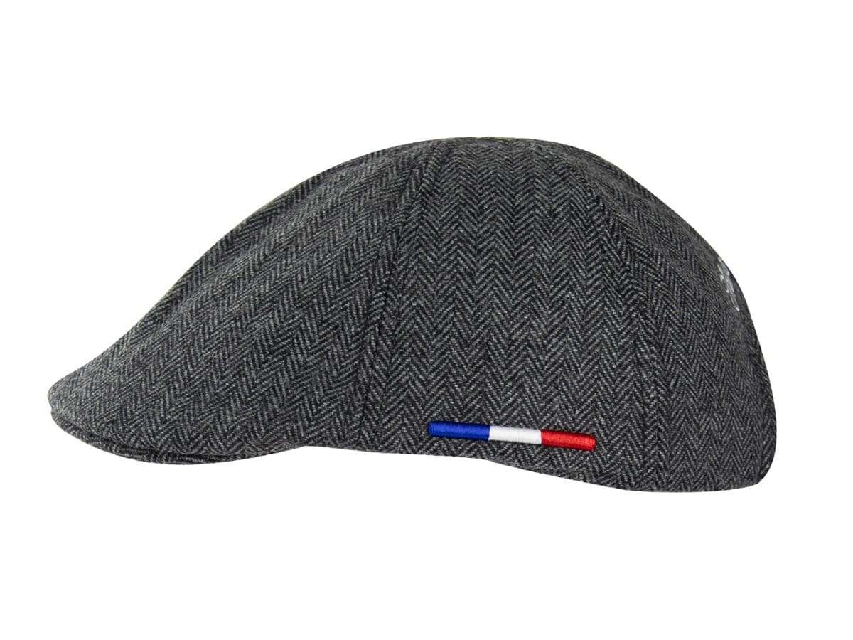 Béret Chevron Gris de la marque LXH avec motif en chevron et détail tricolore français