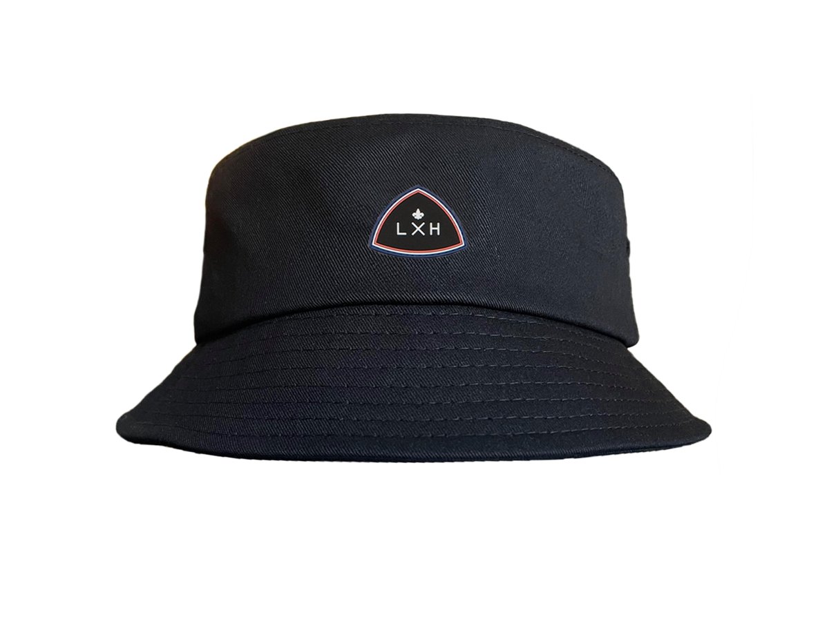 Bob Coton Noir de LXH avec un logo élégant sur le devant, idéal pour un style décontracté