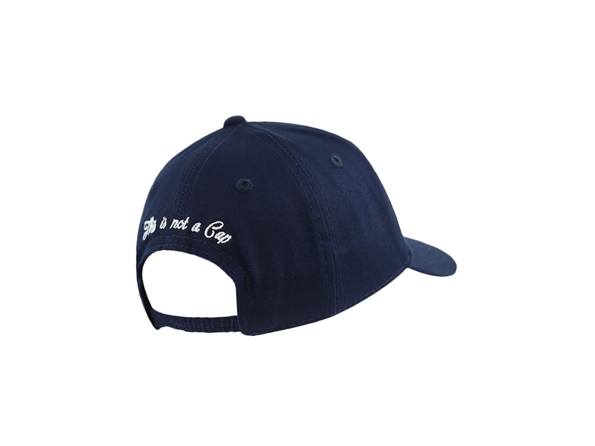 Casquette bébé bleu marine LXH avec ajustement à l'arrière pour un confort optimal
