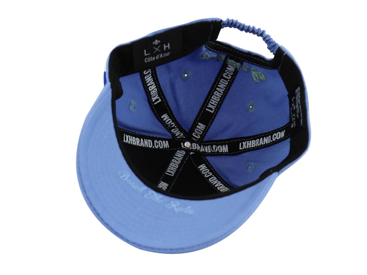 Casquette Bébé Coton Bleu avec un intérieur confortable et élastique pour un ajustement parfait