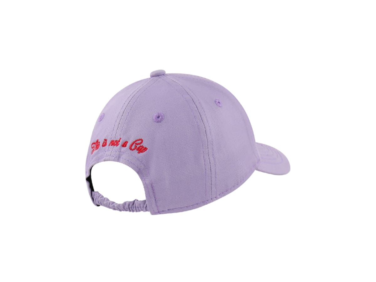 Casquette Bébé Coton Lilas avec broderie rouge à l'arrière pour un look tendance