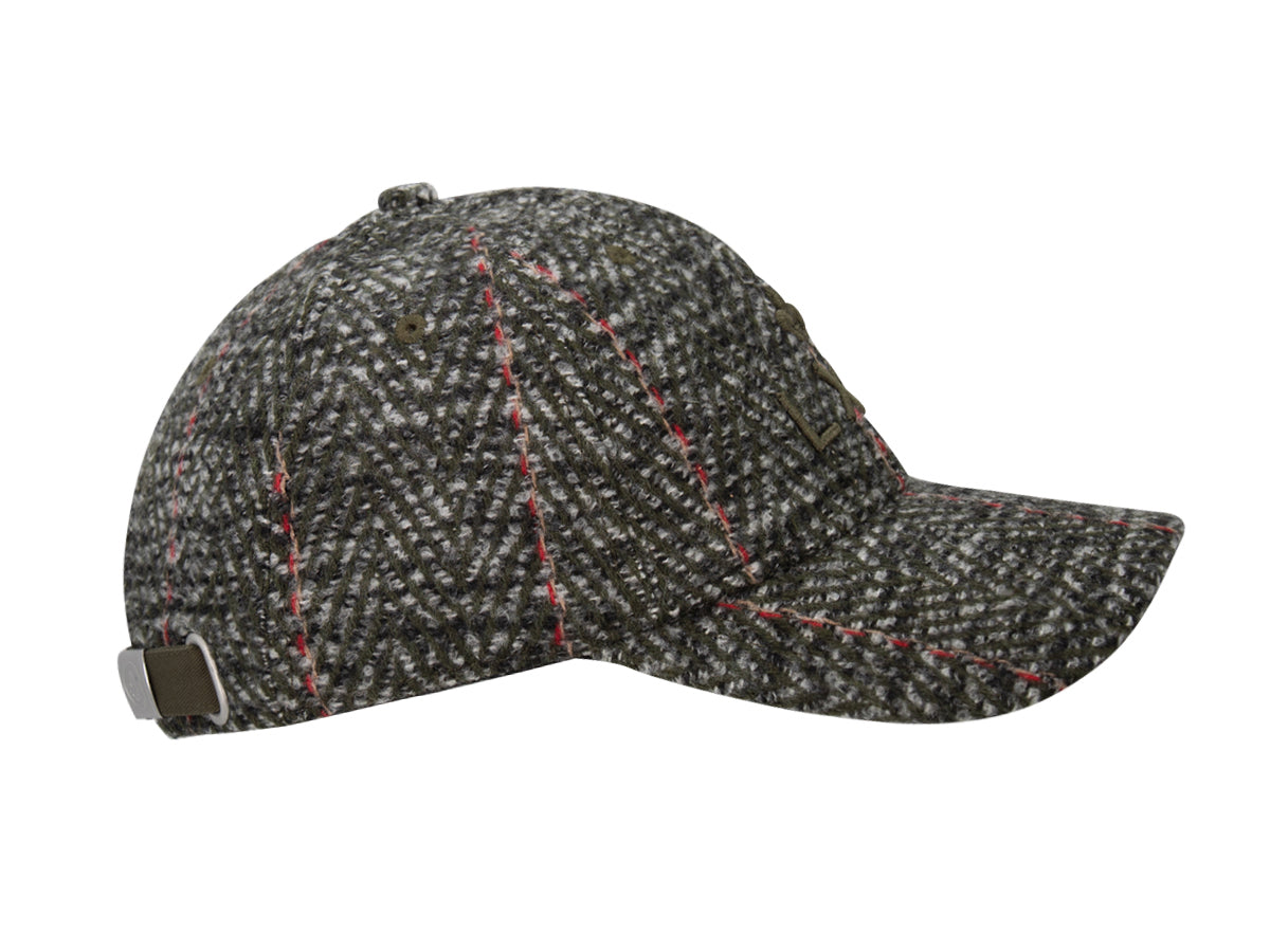 Casquette chevron kaki homme avec un design tendance et des détails en surpiqûre contrastée