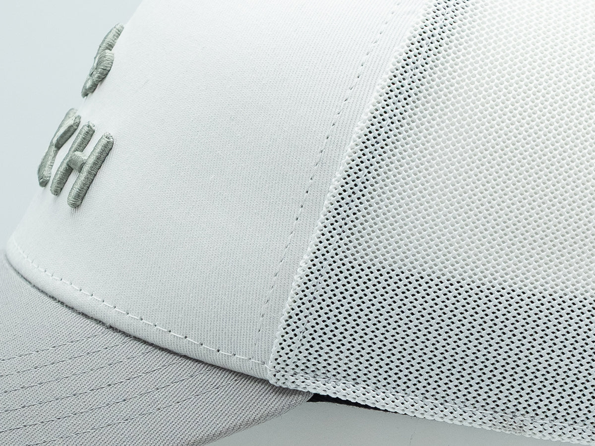Casquette coton bicolore blanc gris de LXH avec design élégant et coque en maille respirante