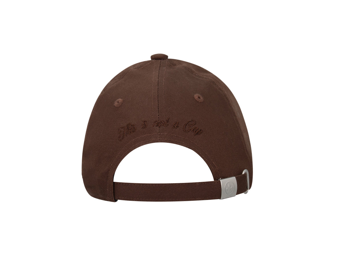 Vue arrière de la casquette « Héritage » Ton sur Ton Bi-Matière Sergé Moucheté Marron avec strap réglable