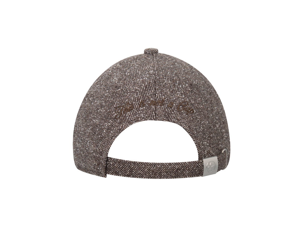 Casquette « Héritage » Ton sur Ton Chevron Abstrait Marron vue arrière avec fermeture ajustable