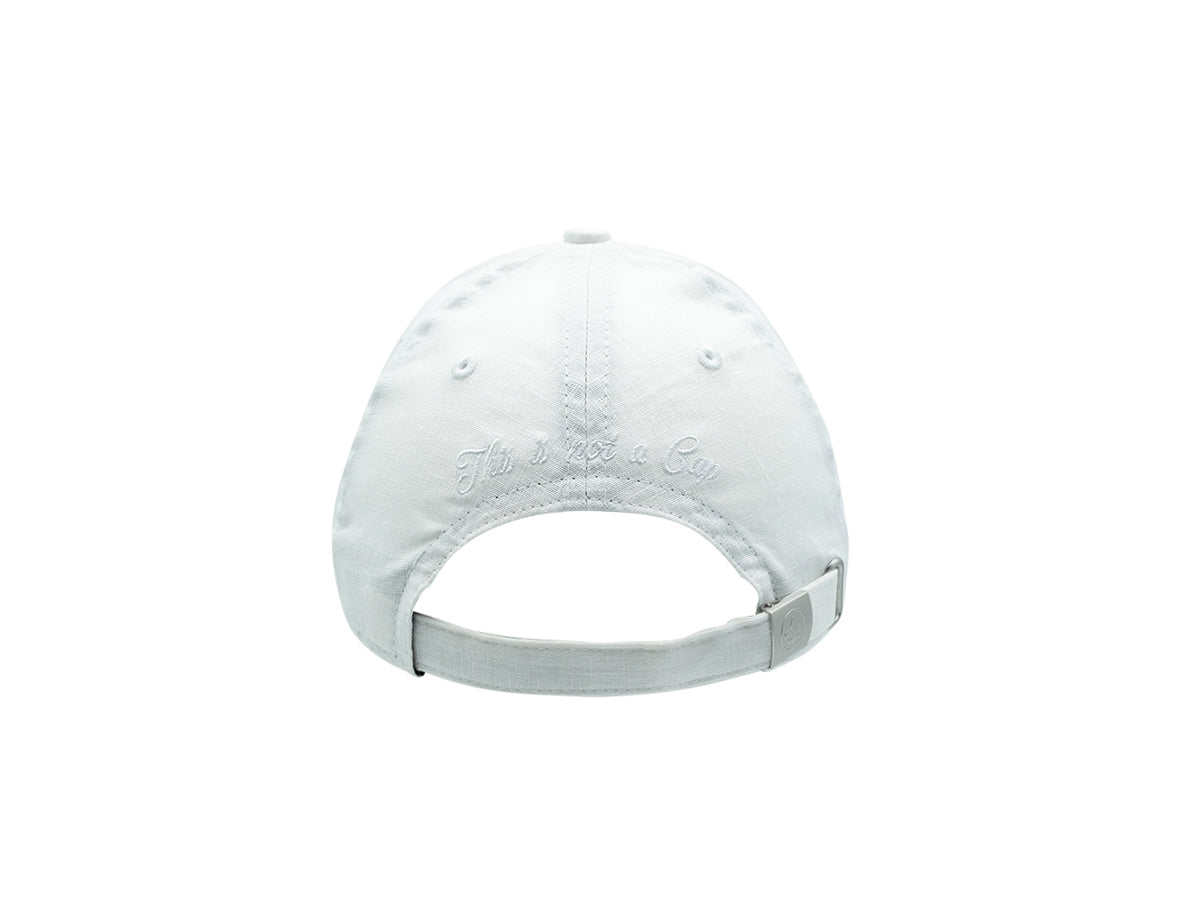 Casquette lin blanc ton sur ton avec une sangle arrière réglable pour un ajustement confortable