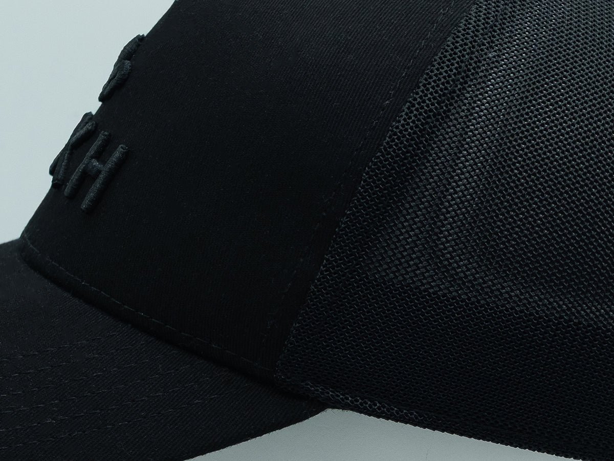 Casquette LXH Ton sur Ton Noir avec logo brodé et filet respirant sur les côtés
