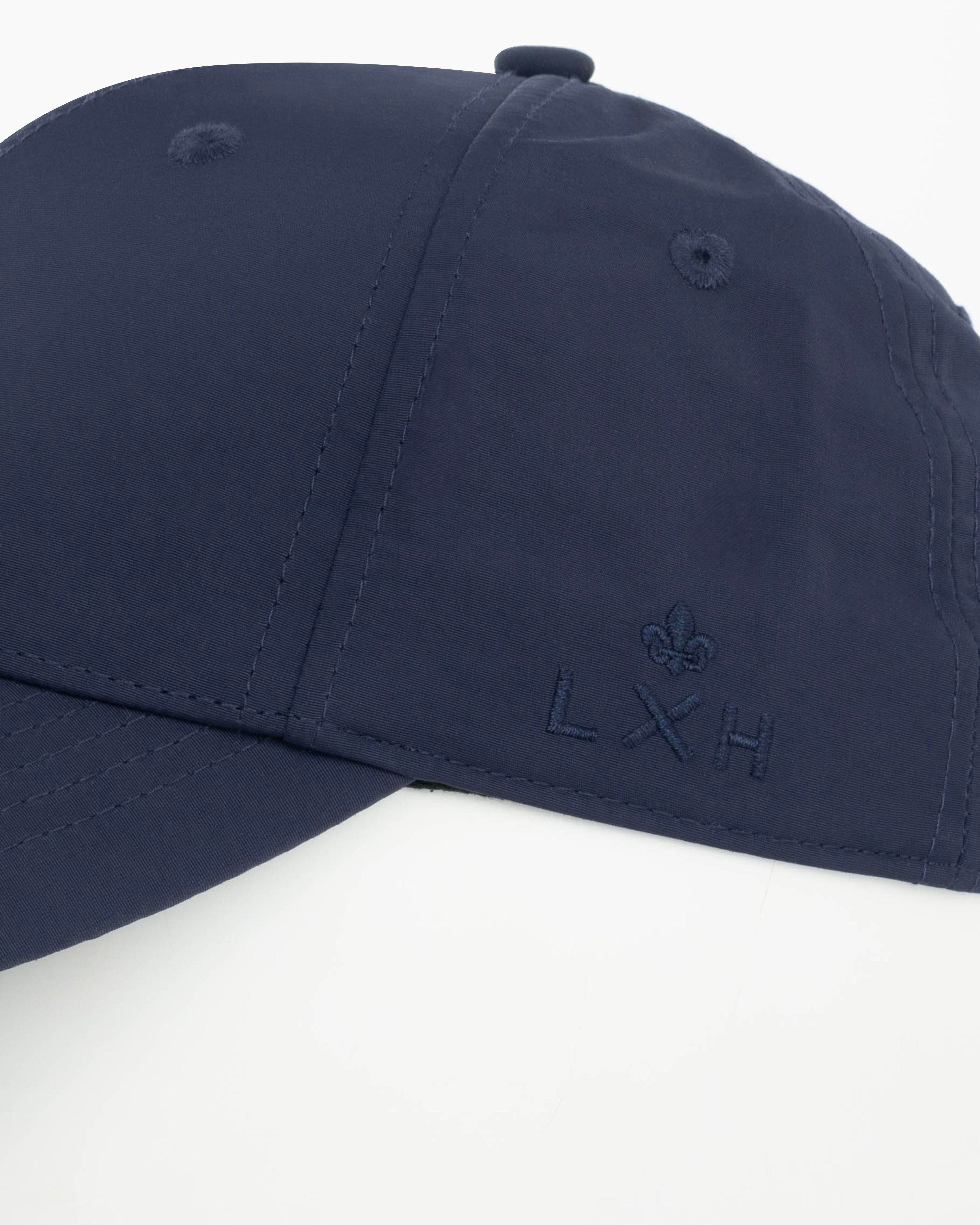 Casquette nylon bleu marine de la marque LXH avec logo brodé sur le devant