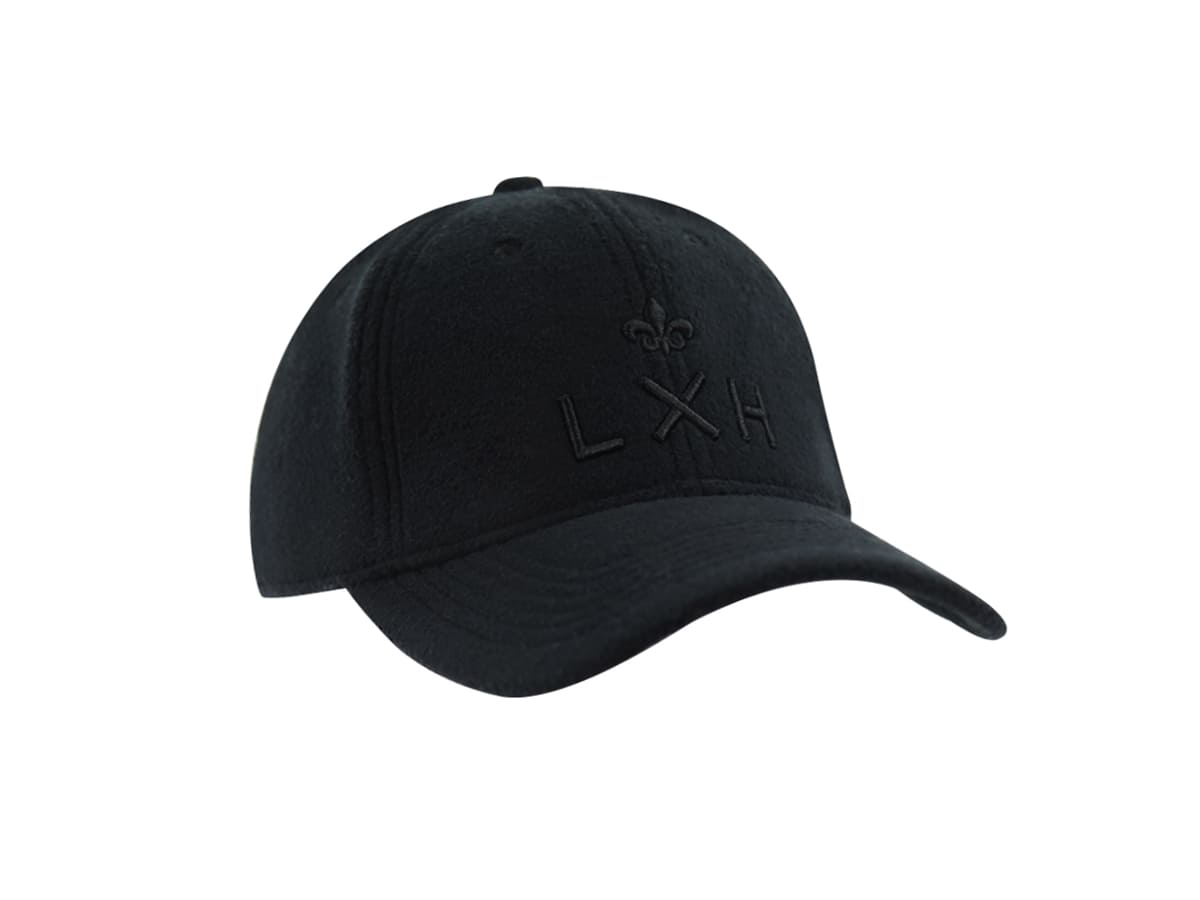 Casquette polaire noire homme de la marque LXH avec logo brodé et visière courbée