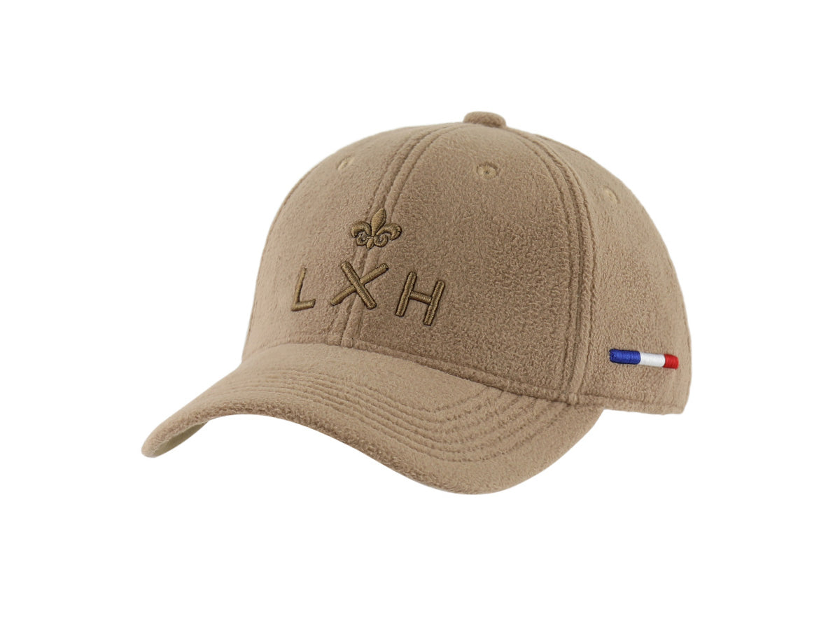 Casquette Héritage polaire noisette adulte LXH vue de face avec broderie blanche fleur de lys et logo LXH
