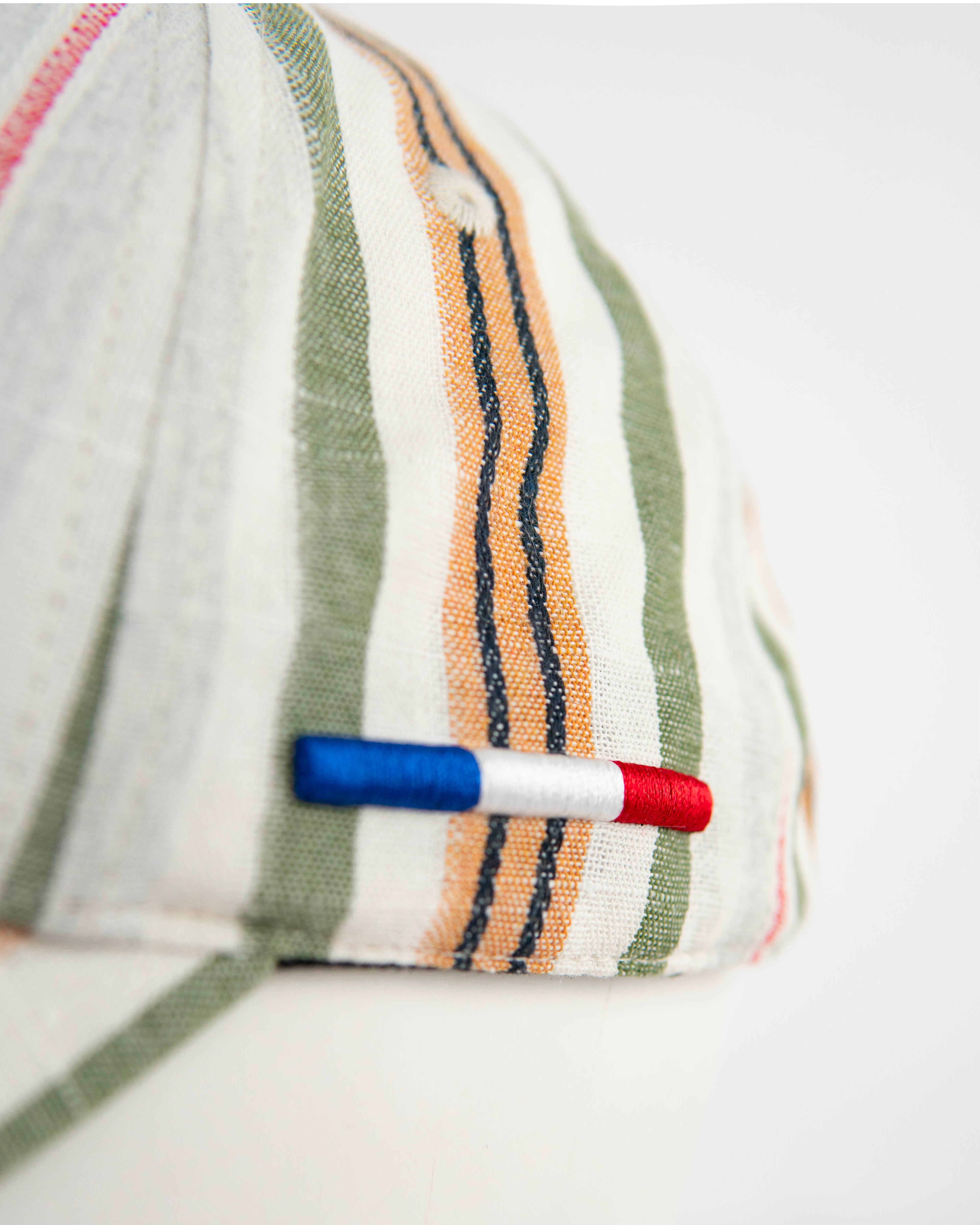 Casquette rayée verte homme avec broderie tricolore sur le côté