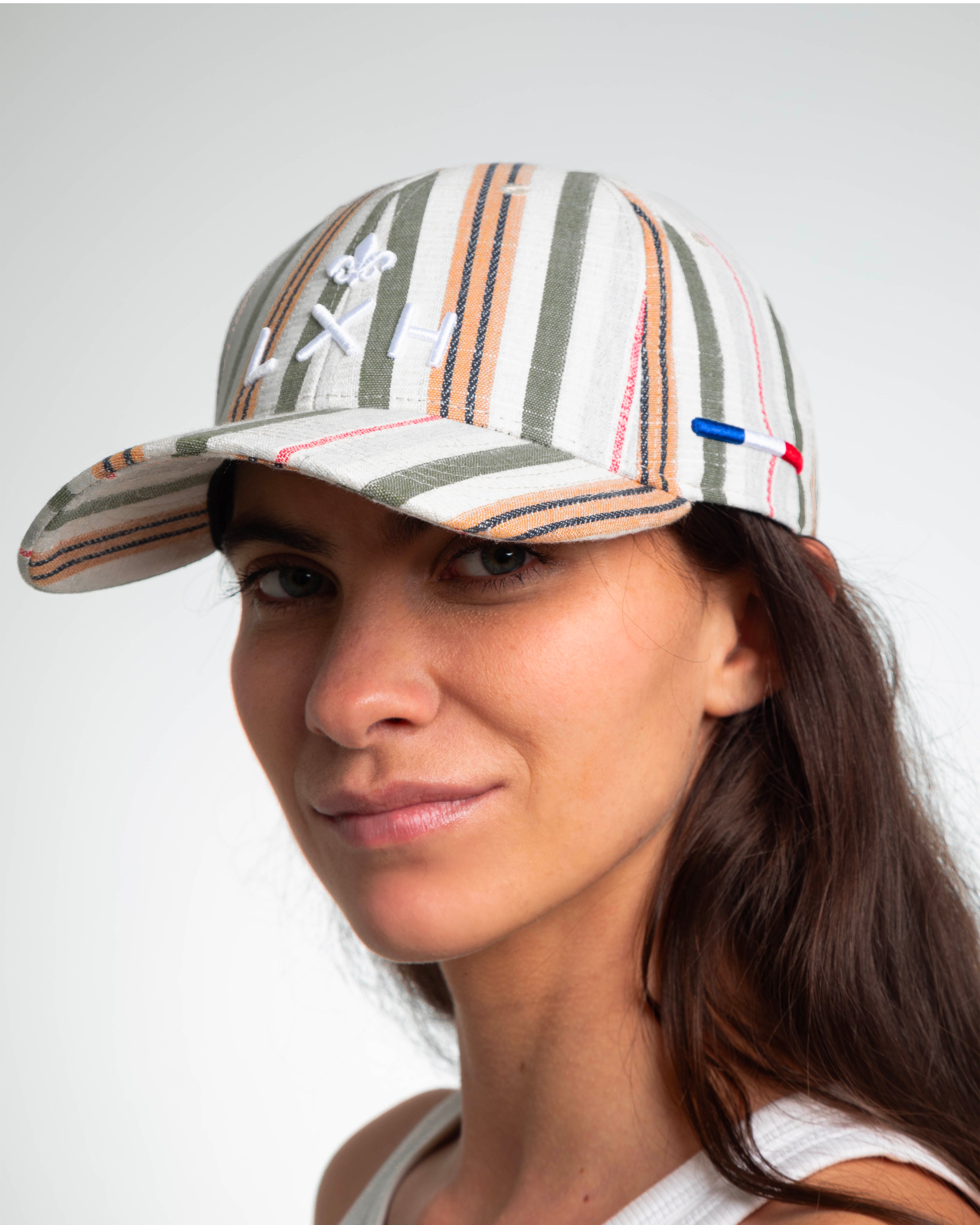 Casquette rayée verte homme LXH avec logo brodé pour un style moderne et décontracté