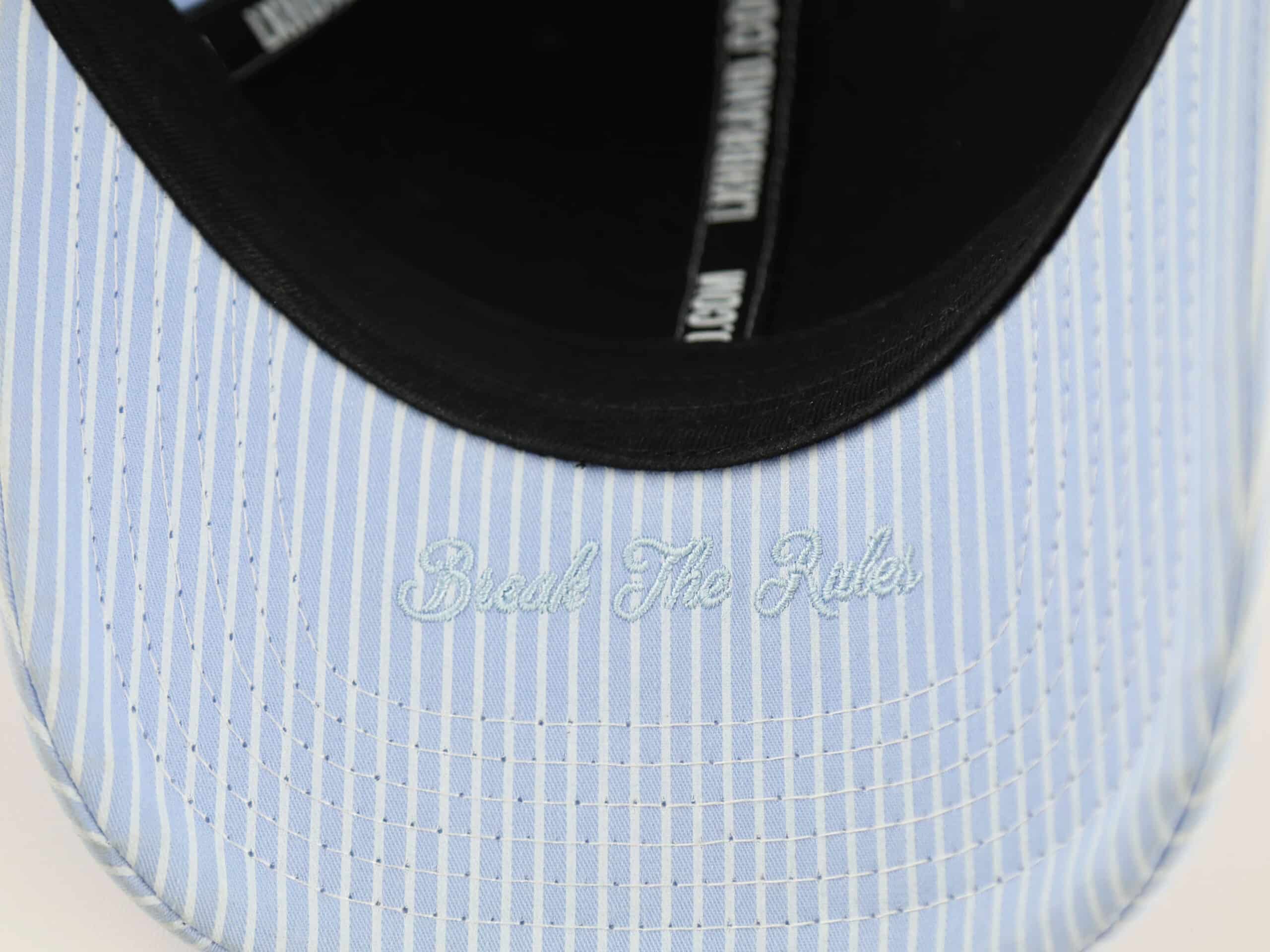 Casquette Rayures Bleu / Bleu Clair avec broderie 'Bread The Ruler' sur la visière