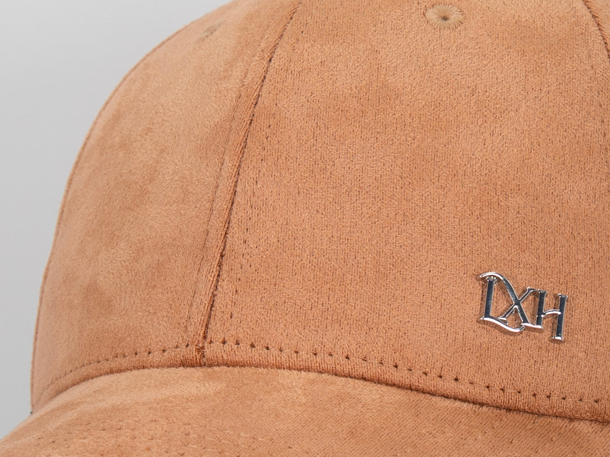 Casquette suédine homme LXH en couleur beige avec logo brodé pour un style décontracté