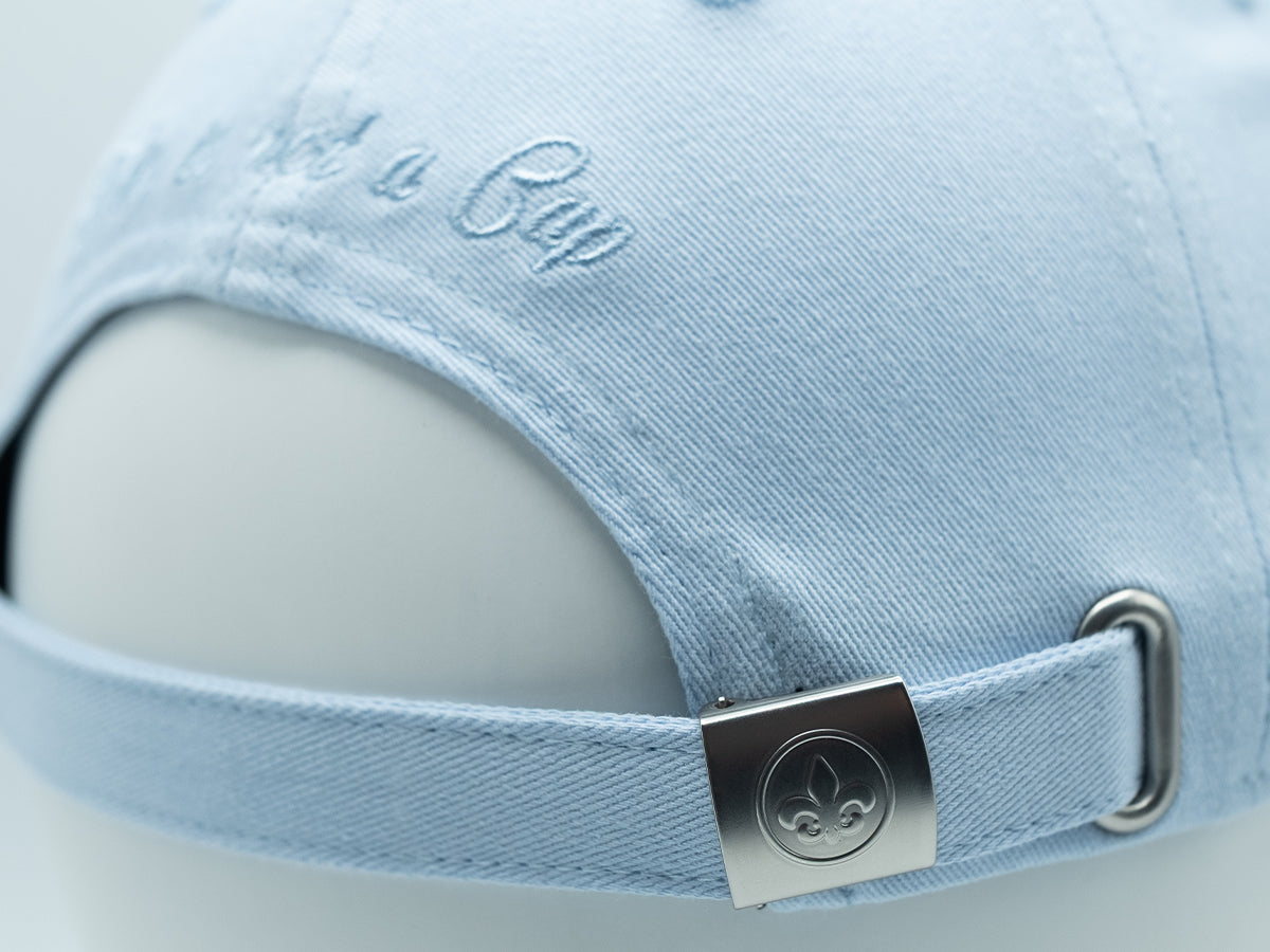 Casquette LXH Ton sur Ton Bleu Ciel avec fermeture réglable en métal et broderie ton sur ton