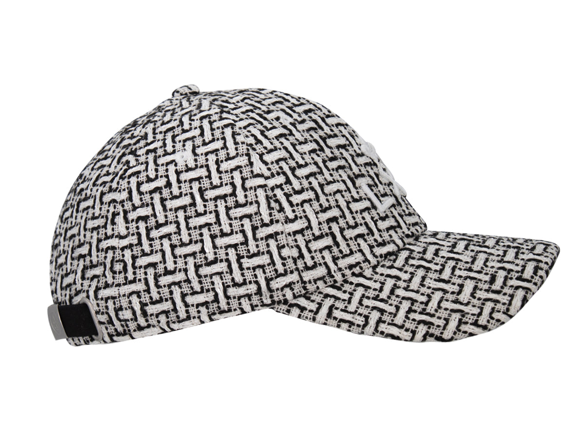 Casquette tweed blanc homme avec motif en relief pour un style élégant et moderne