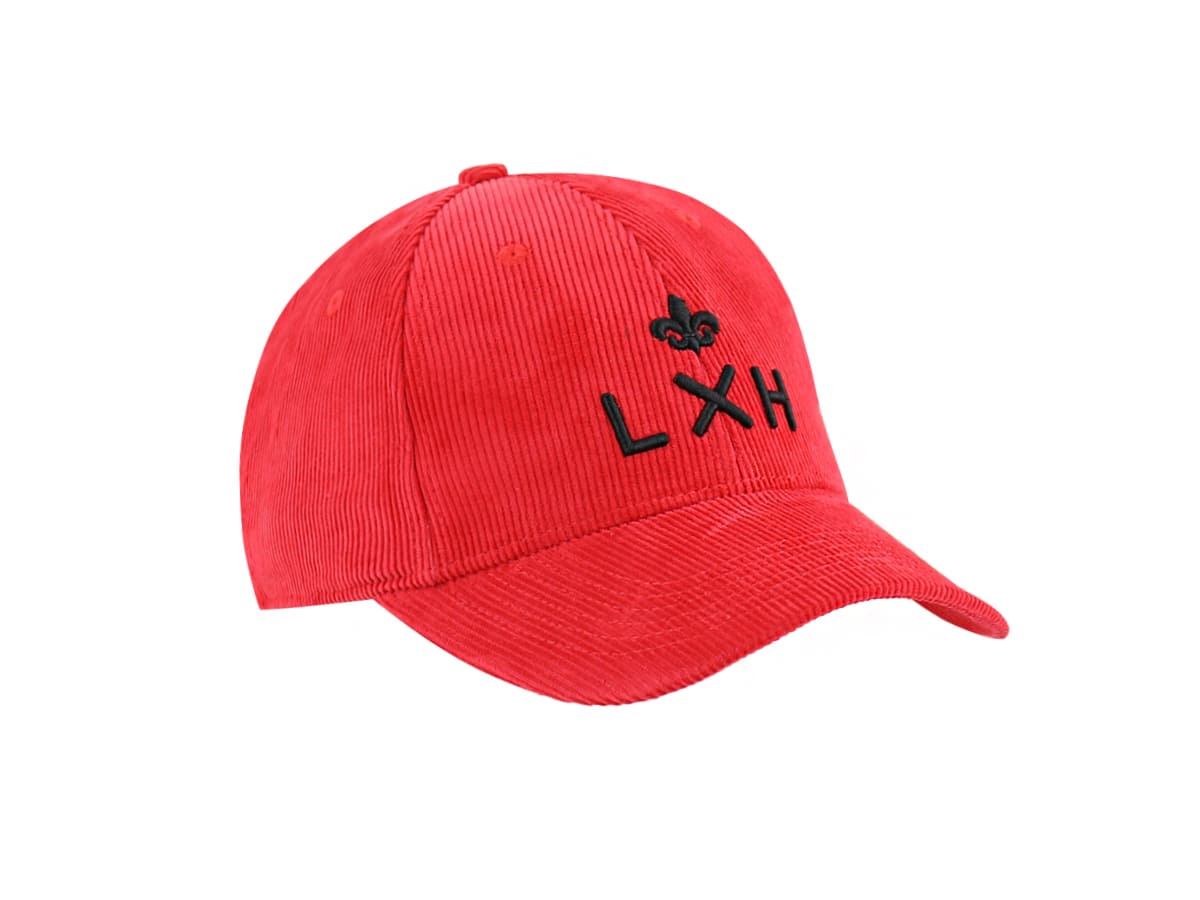 Casquette LXH en velours côtelé rouge avec broderie noire et visière courbée