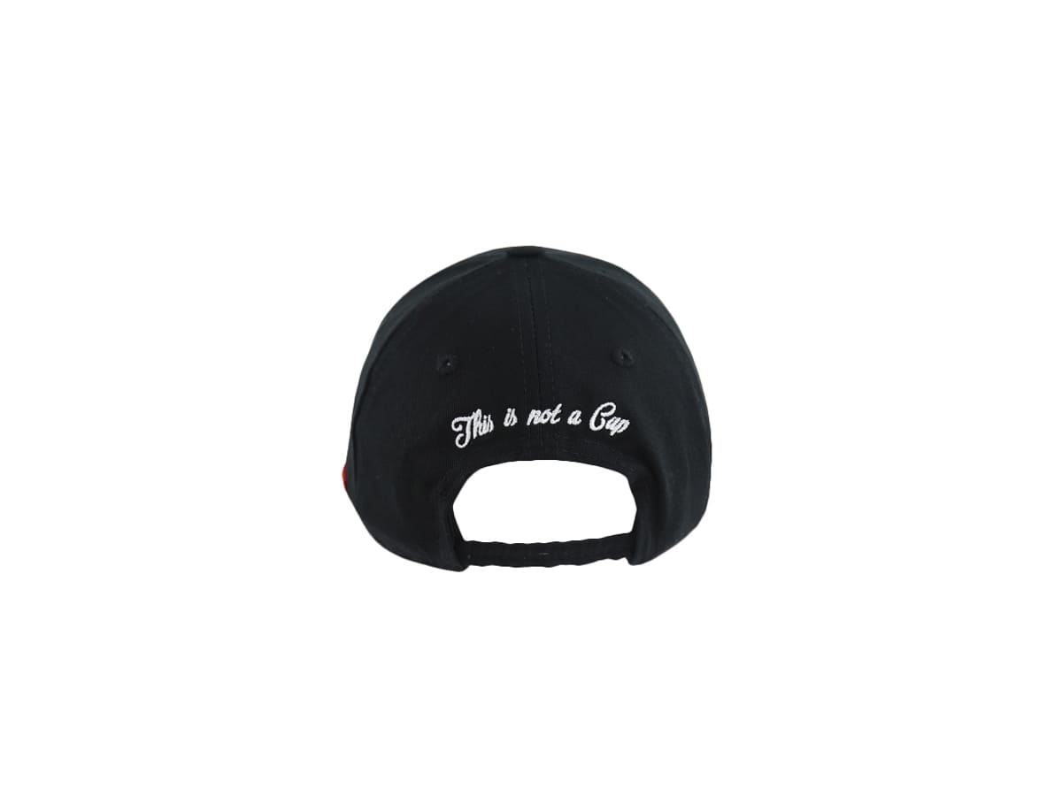Casquette Bébé noire LXH vue de dos avec ouverture réglable et inscription blanche