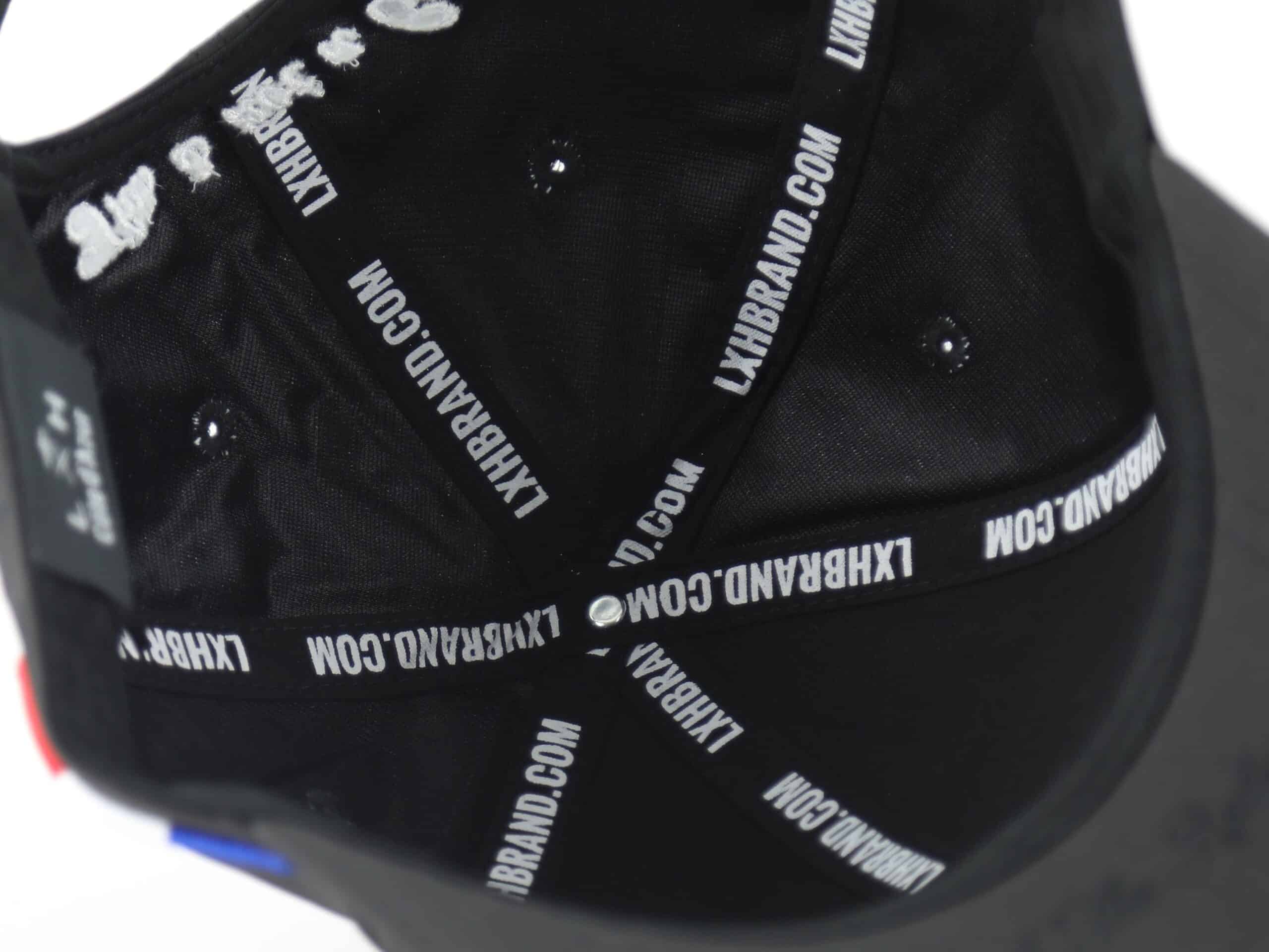 Intérieur de casquette LXH en Nylon Noir avec bandes de renfort et logo imprimé