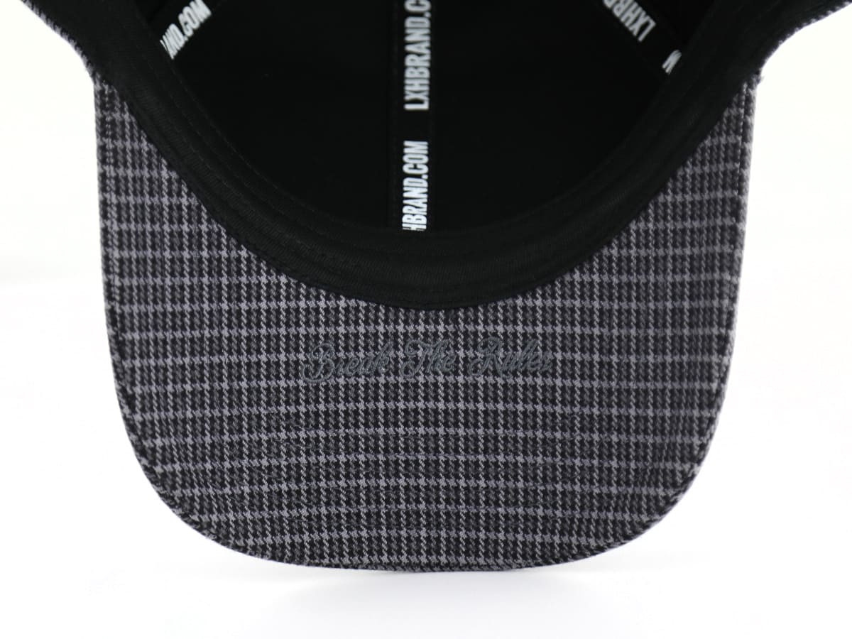 Intérieur de la casquette pied-de-poule homme de la marque LXH avec design élégant