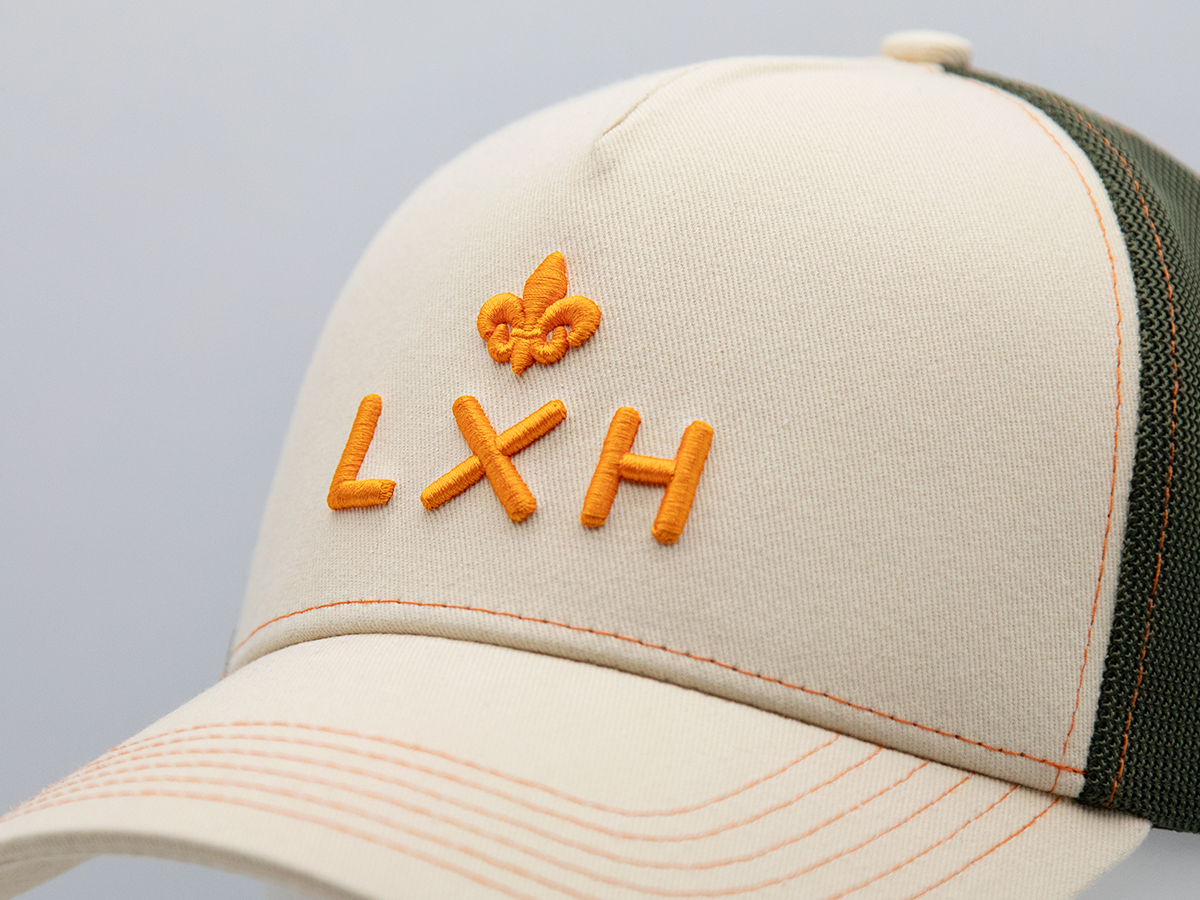 Casquette Shades Soft Beige Kaki de la marque LXH avec broderie distinctive sur le devant