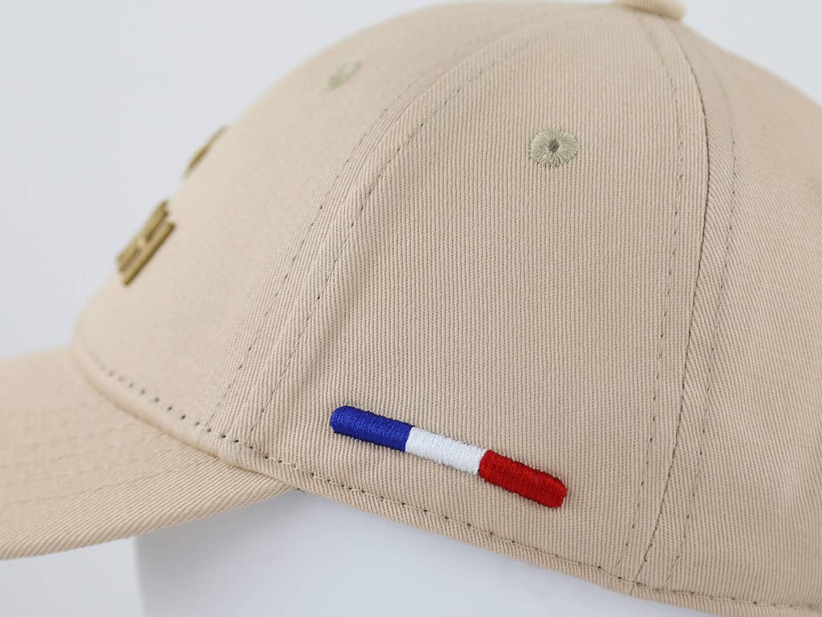 Casquette LXH en coton beige avec détail tricolore français brodé sur le côté