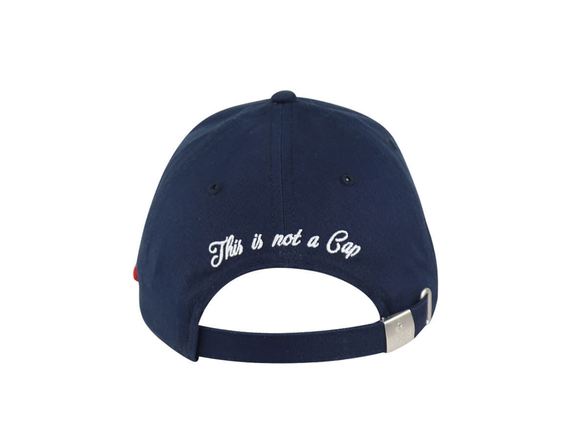 Casquette LXH en coton bleu marine avec broderie blanche à l'arrière et fermeture ajustable