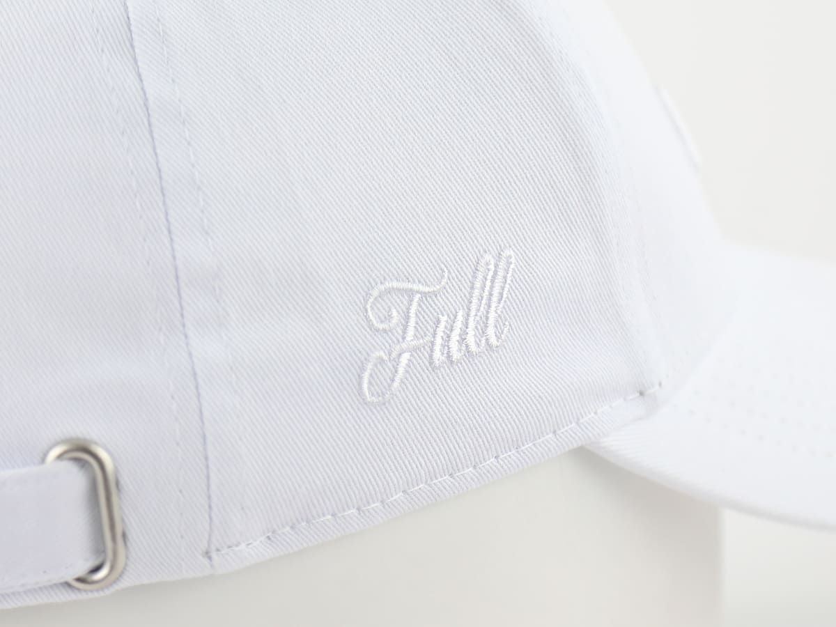 Casquette LXH ton sur ton blanc avec broderie blanche élégante et fermeture réglable