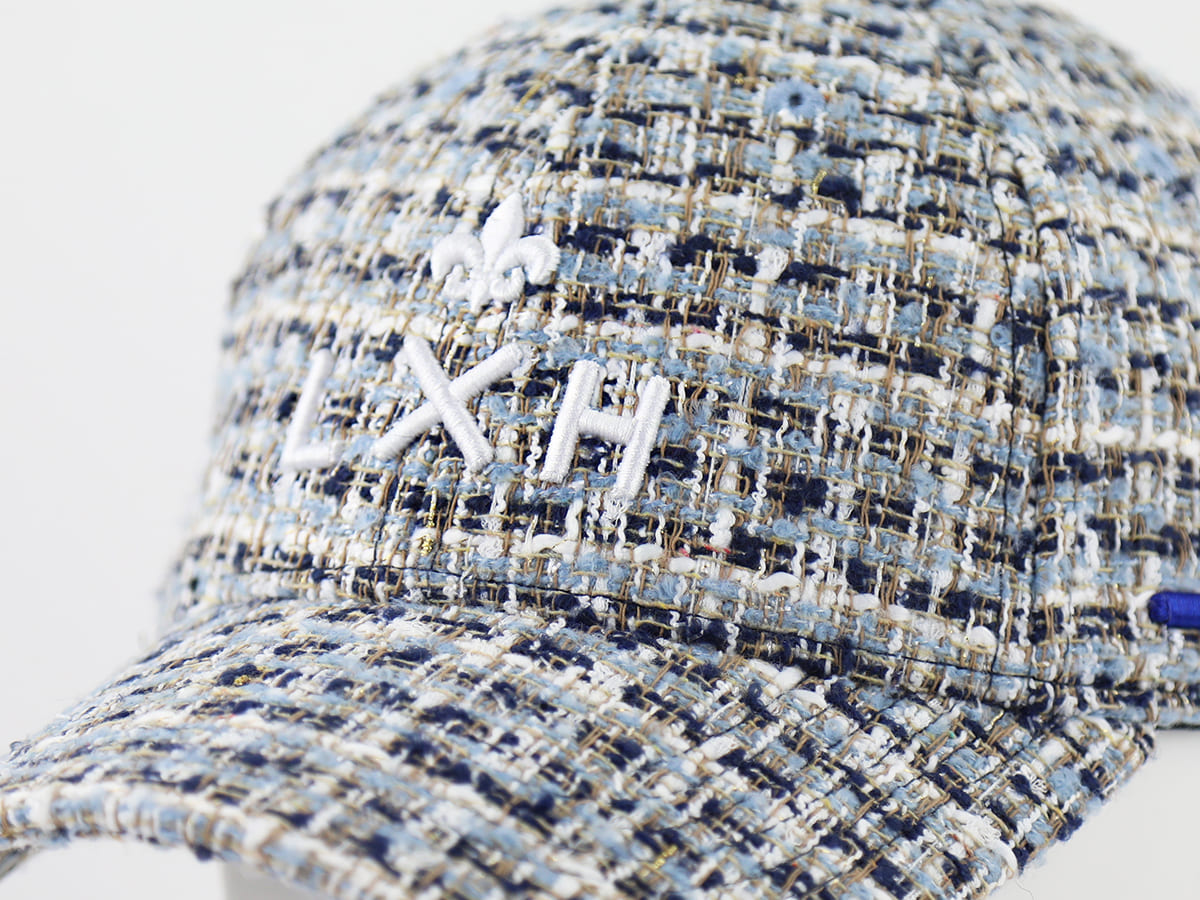 Casquette LXH en Tweed Bleu Nuit avec logo brodé blanc et motif texturé élégant