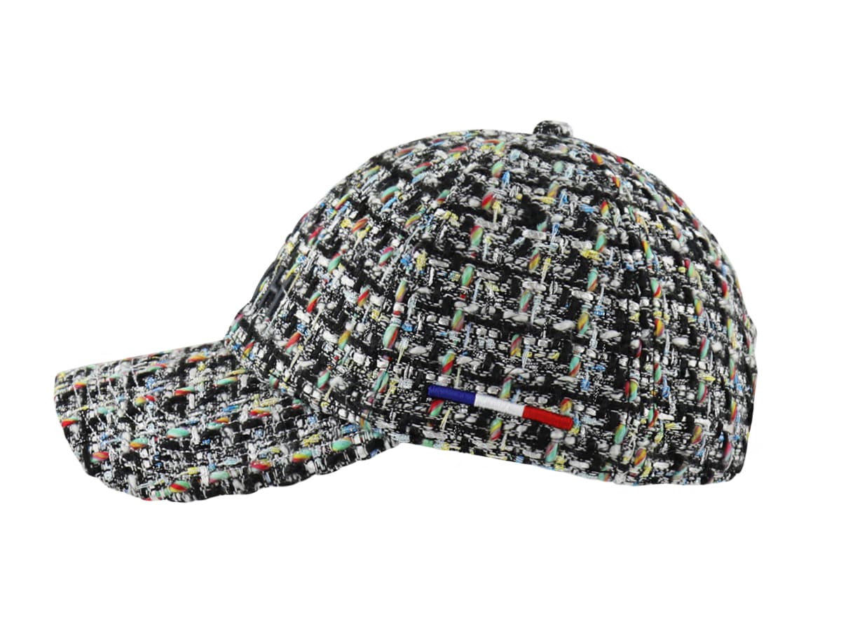 Casquette LXH en Tweed Noir avec motifs multicolores et design élégant