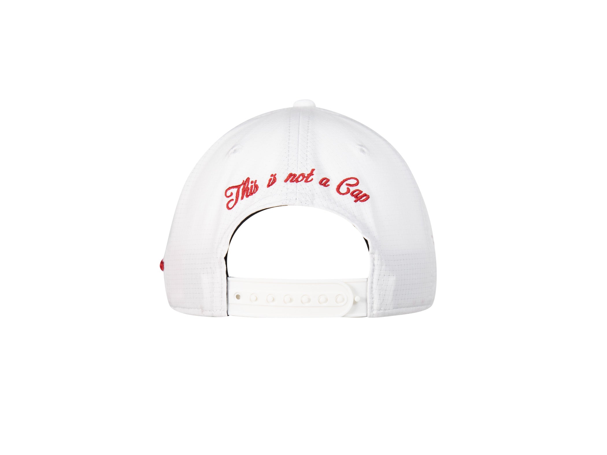 Casquette nylon blanche avec un message brodé 'This is not a Cap' à l'arrière
