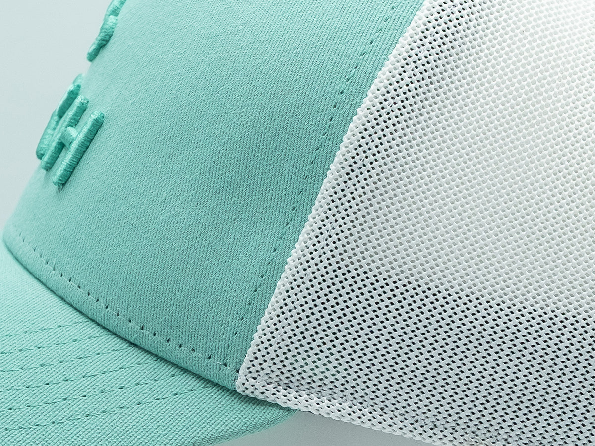 Casquette LXH Ton sur Ton Bicolor Turquoise avec panneau avant turquoise et arrière en mesh blanc