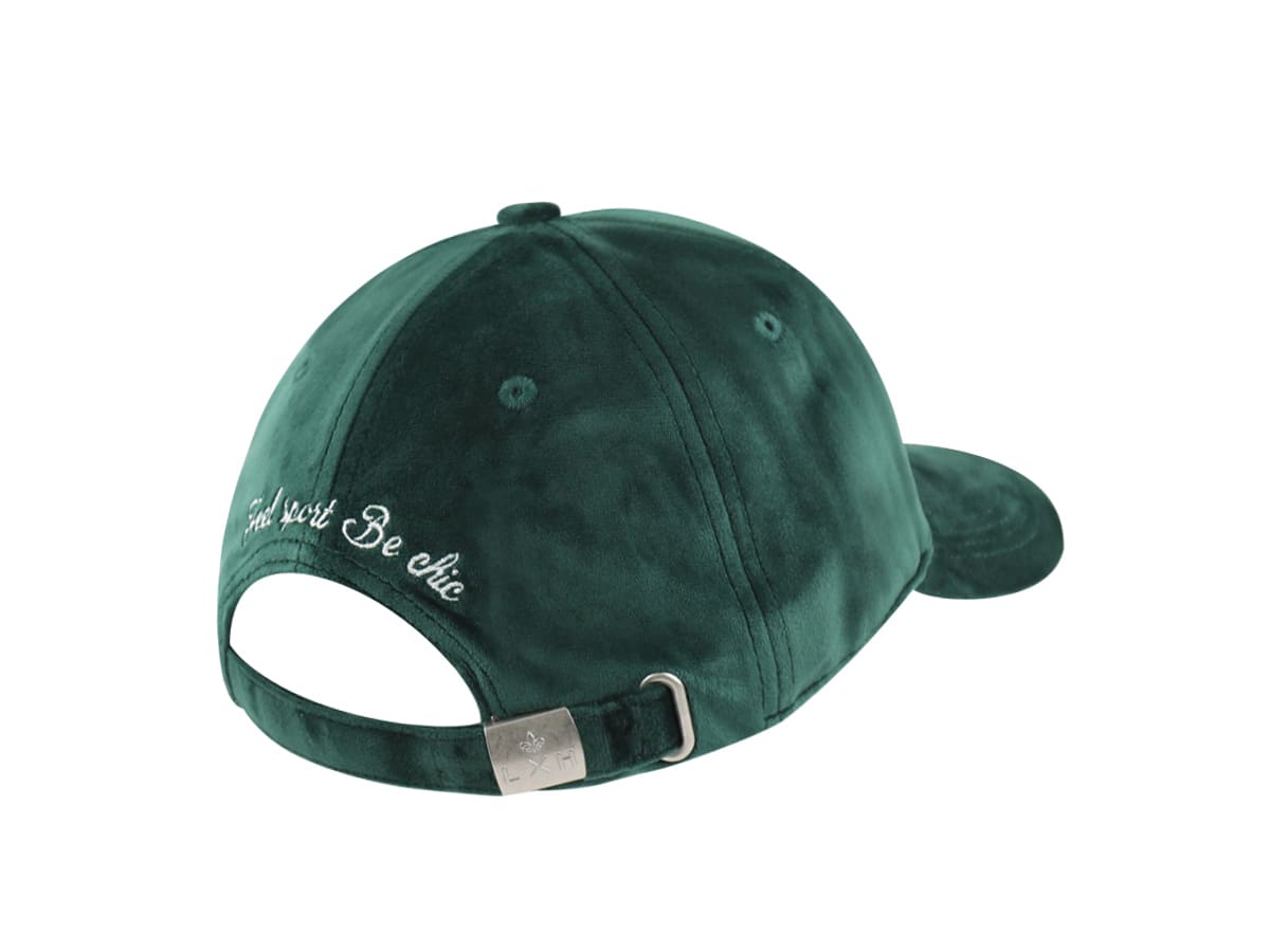 Casquette LXH en Velours de Soie Vert avec fermeture réglable et broderie blanche arrière