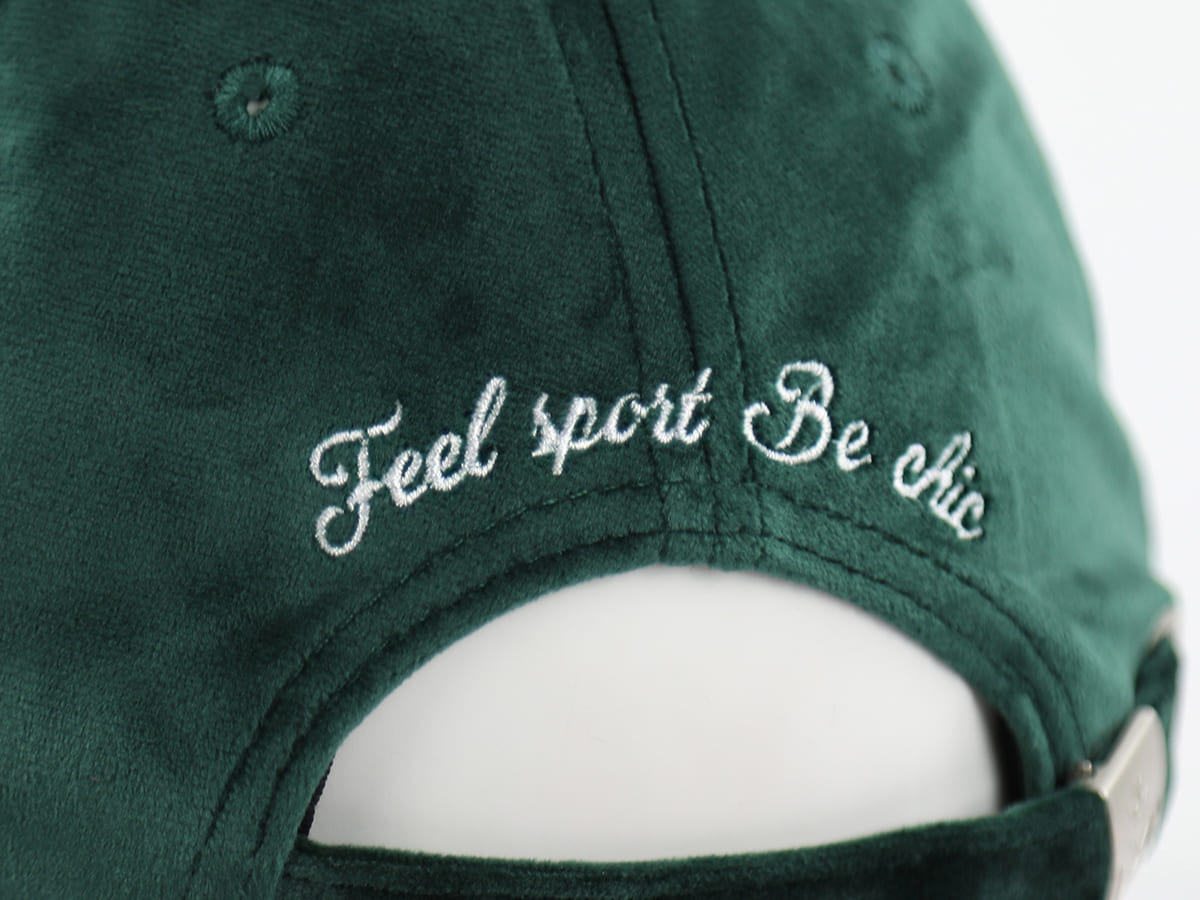 Casquette LXH en Velours de Soie Vert avec broderie blanche et fermeture ajustable