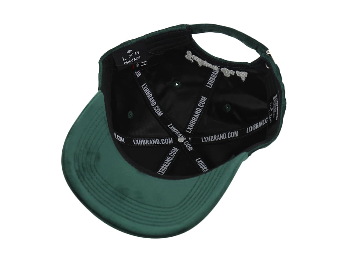 Casquette LXH en Velours de Soie Vert avec bande ajustable et intérieur noir