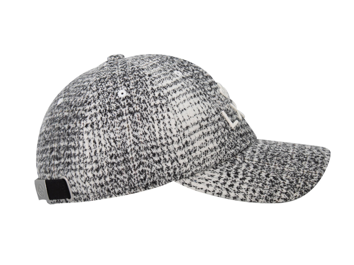 Casquette « Héritage » Ton sur Ton Pied-de-Poule Abstrait Blanc avec visière pointue et logo brodé