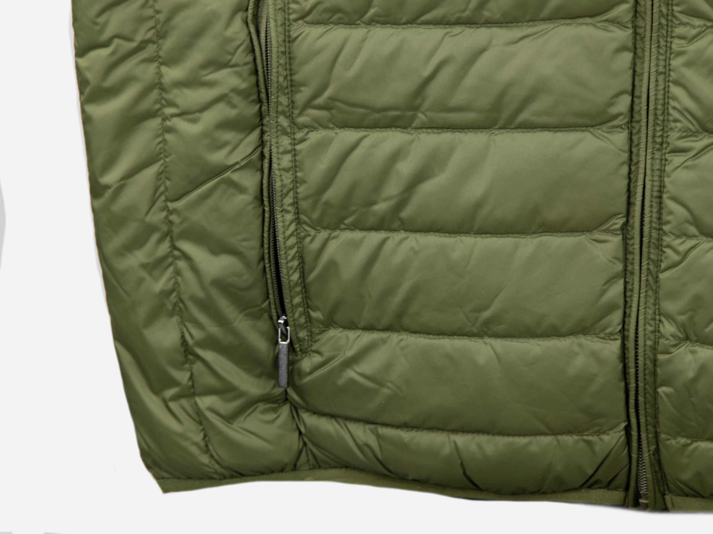 Khaki sleeveless down jacket