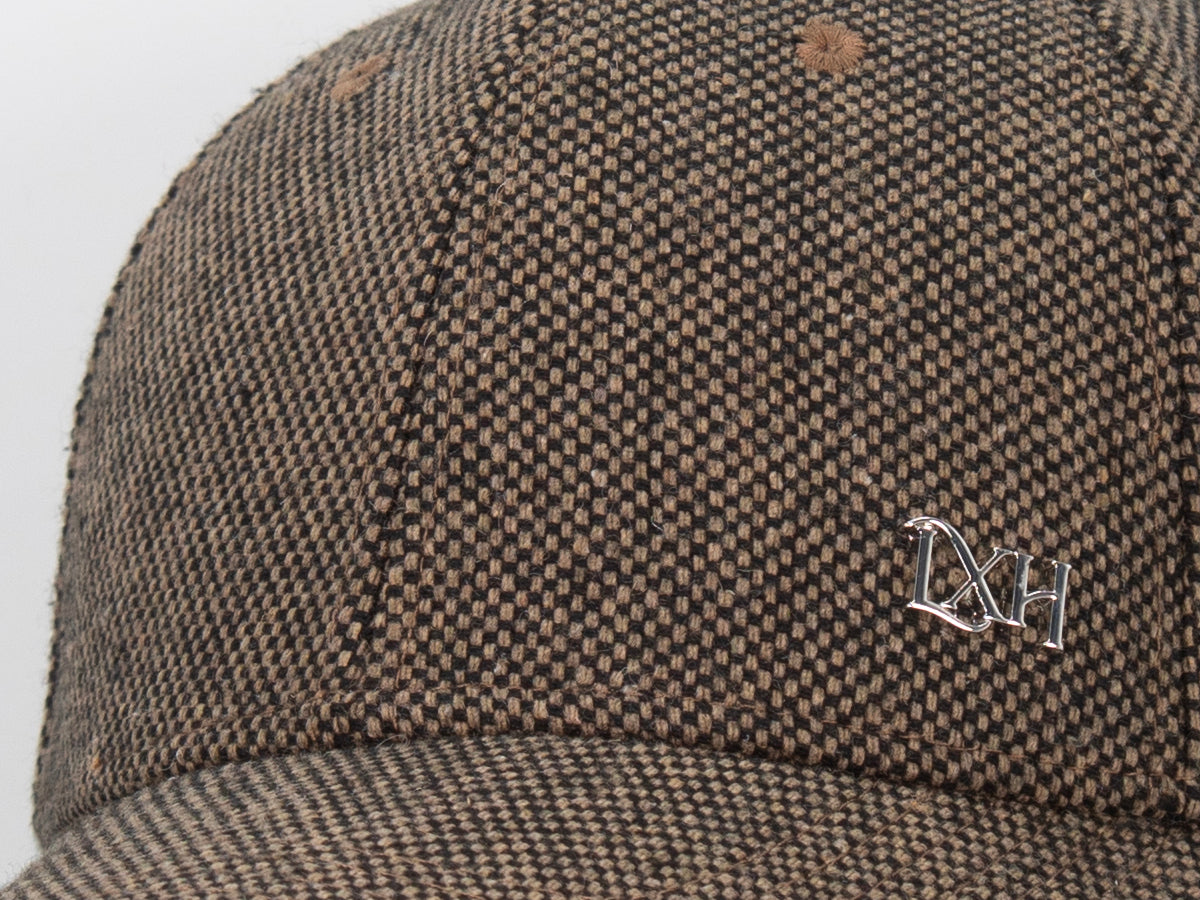 Casquette « Prestige » Gros Caviar Marron / Beige avec logo LXH pour un style élégant