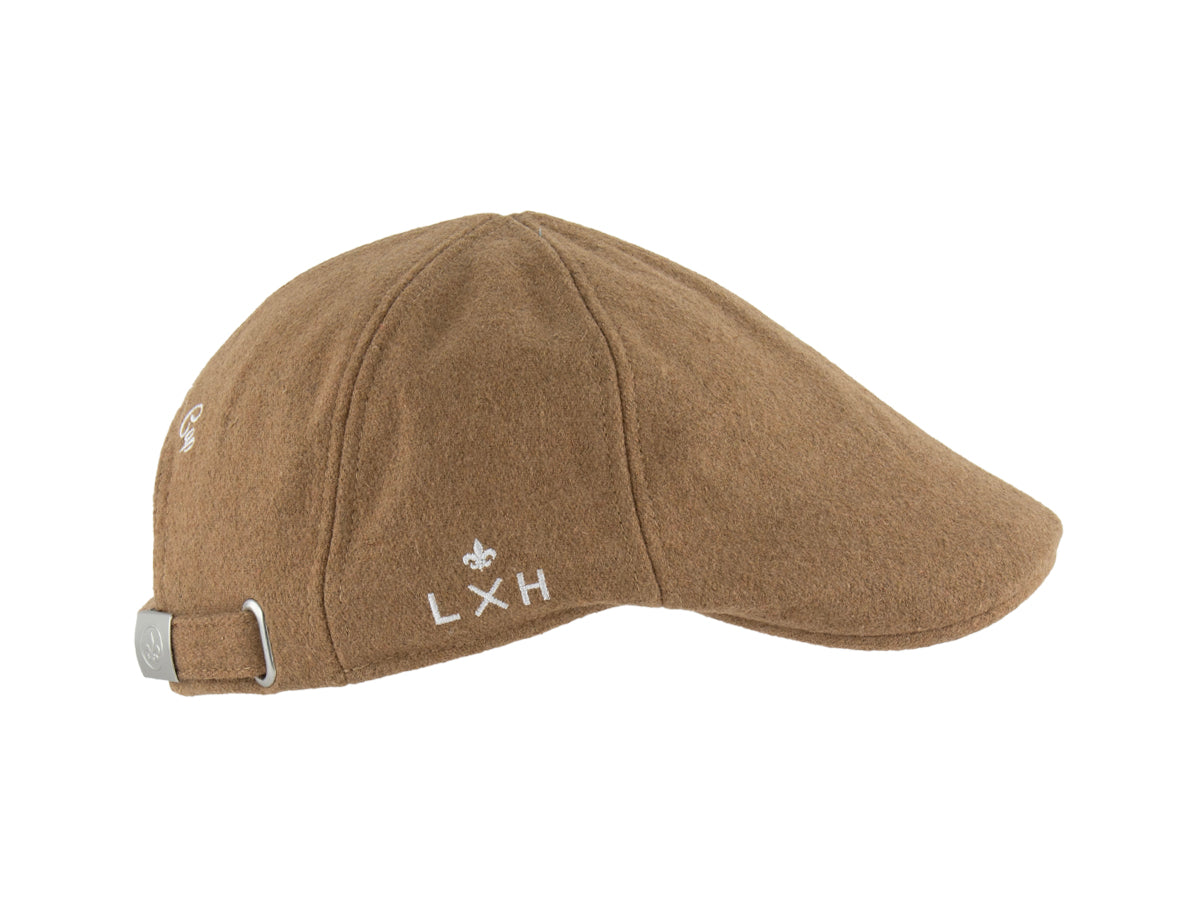 Béret Feutrine Camel de la marque LXH avec une coupe élégante et un logo brodé