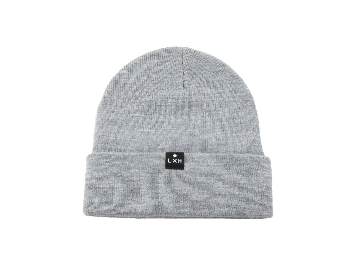 Bonnet gris maille fine LXH avec rebord pour une tenue stylée et confortable en hiver