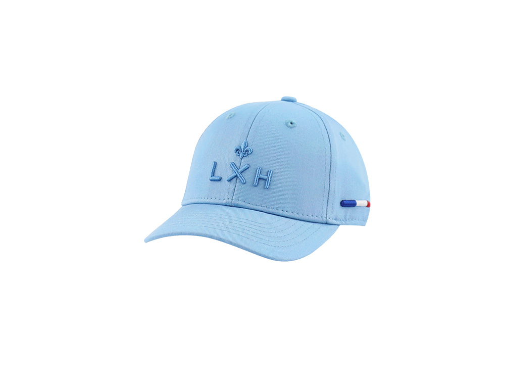 Casquette bébé bleu ciel coton LXH avec logo brodé et design élégant.