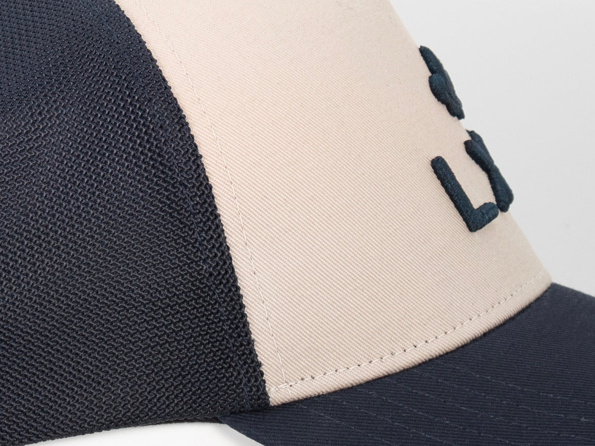 Casquette coton bicolore mastic bleu marine de la marque LXH avec logo élégant