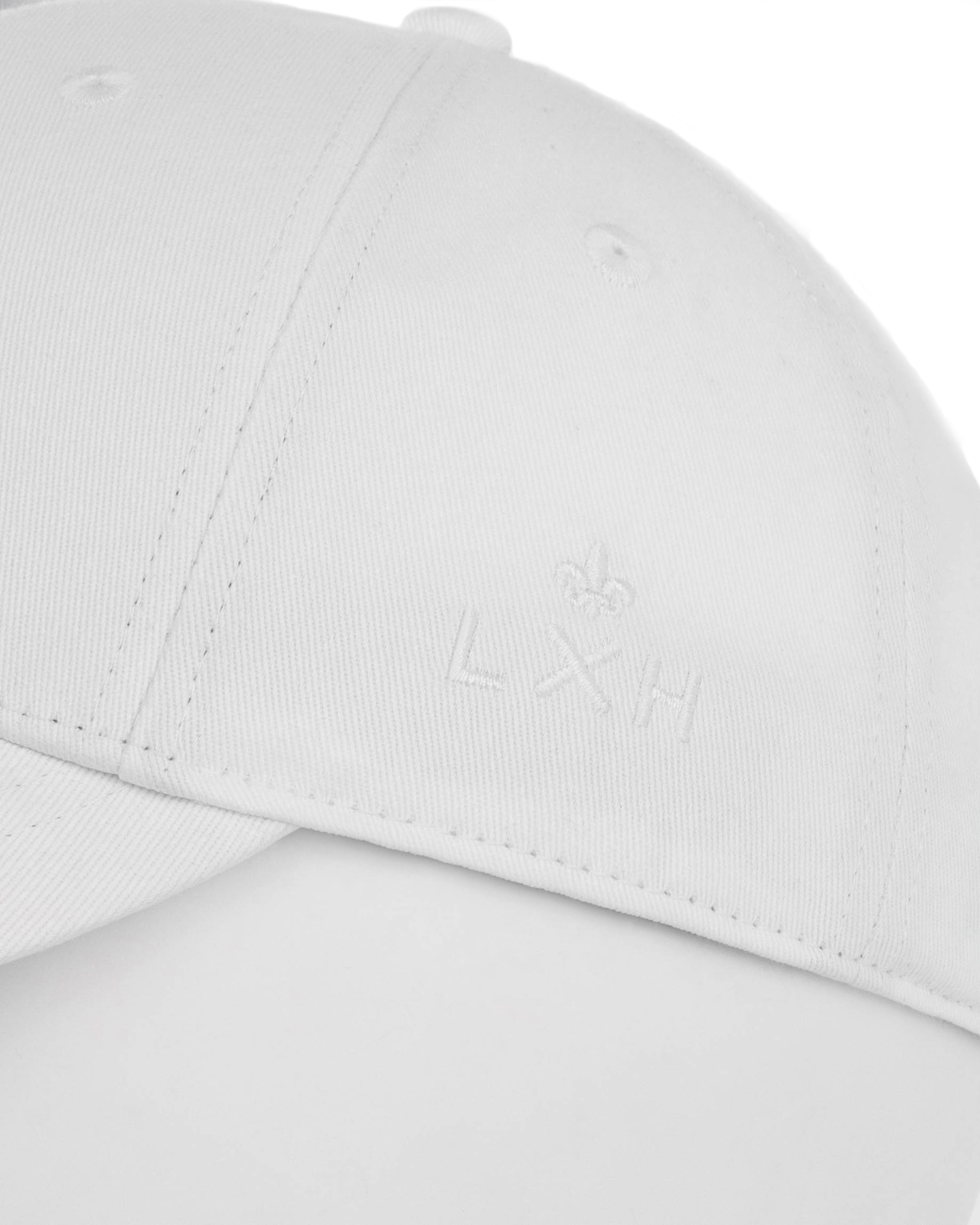 Casquette coton blanc LXH avec design élégant et logo brodé sur l'arrière