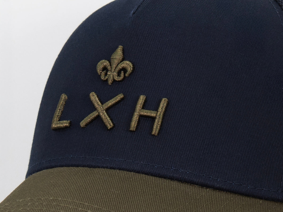 Casquette coton bleu marine kaki de la marque LXH avec logo brodé en relief