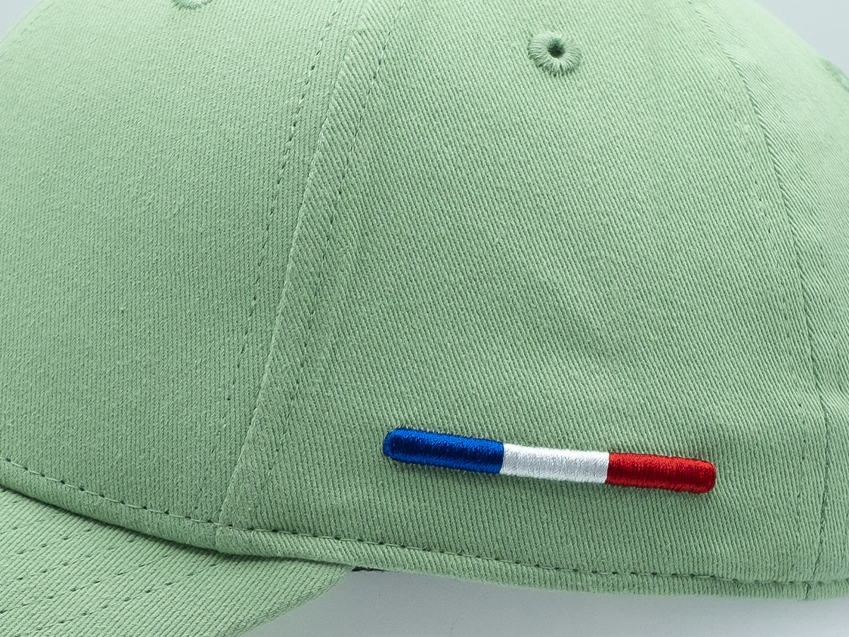 Casquette coton vert clair de la marque LXH avec broderie tricolore sur le côté
