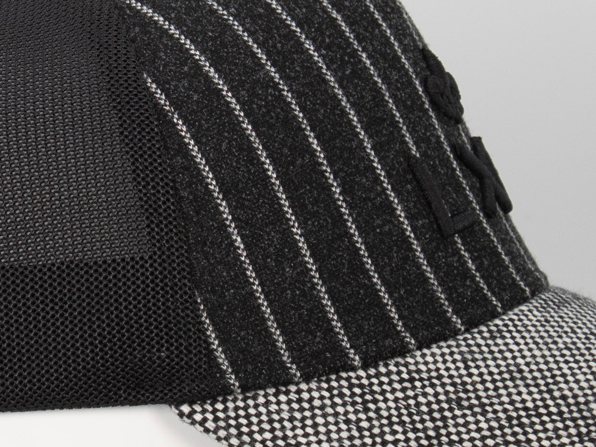 Casquette flanelle noire LXH avec motif à rayures pour un style moderne et décontracté